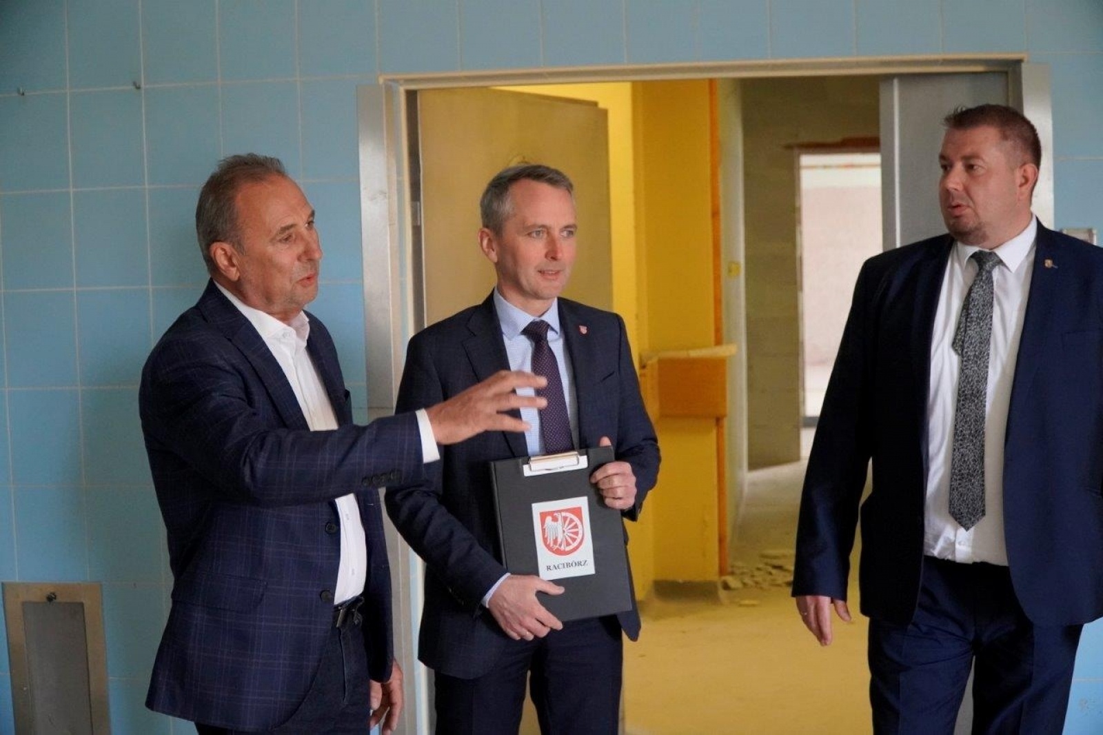 Zdjęcie w galerii na portalu naszraciborz.pl: Prezydent Polowy buduje napięcie... wiadomości z regionu