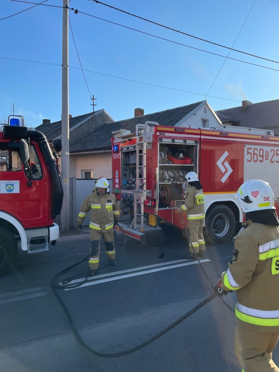 Zdjęcie w galerii na portalu naszraciborz.pl: Raport 998. Cztery zastępy w akcji w Pietrowicach Wlk. Co było przyczyną? wiadomości z regionu