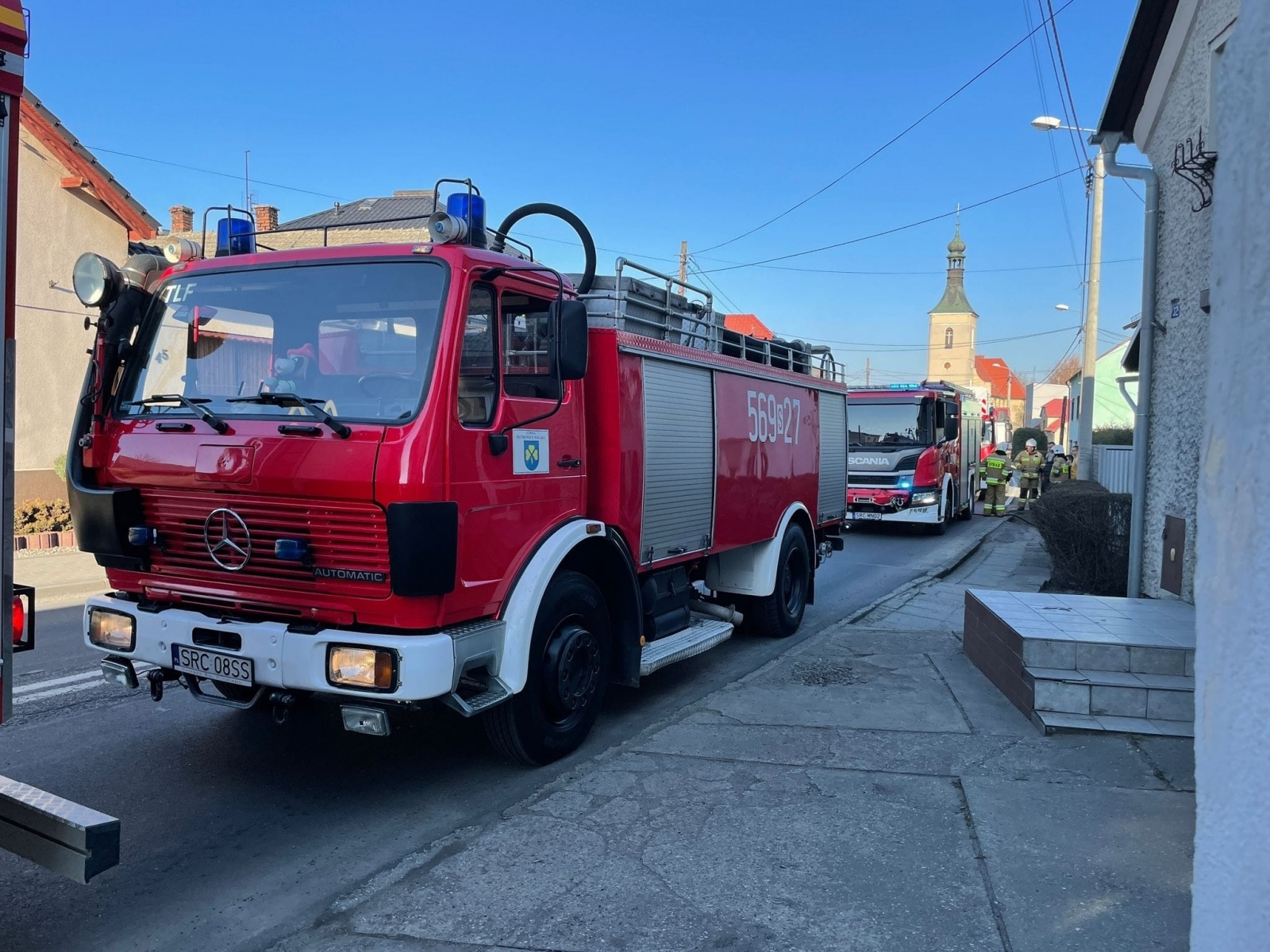 Zdjęcie w galerii na portalu naszraciborz.pl: Raport 998. Cztery zastępy w akcji w Pietrowicach Wlk. Co było przyczyną? wiadomości z regionu