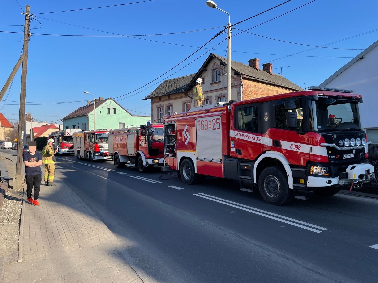 Zdjęcie w galerii na portalu naszraciborz.pl: Raport 998. Cztery zastępy w akcji w Pietrowicach Wlk. Co było przyczyną? wiadomości z regionu