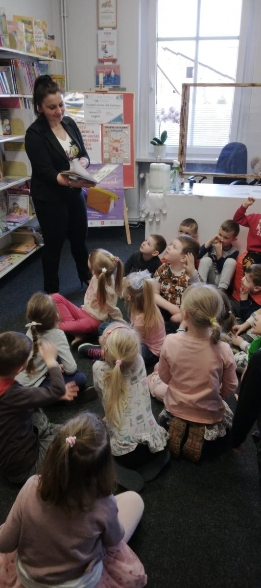 Zdjęcie w galerii na portalu naszraciborz.pl: W bibliotece w Rudach wiele się dzieje wiadomości z regionu