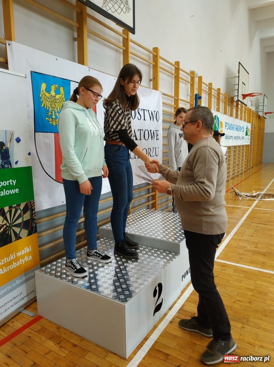 Zdjęcie w galerii na portalu naszraciborz.pl: Tenis stołowy szkół podstawowych w PCS wiadomości z regionu