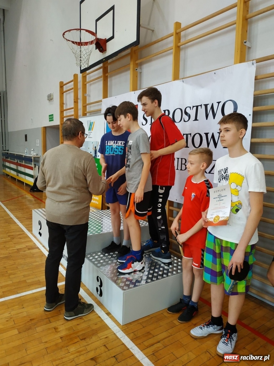 Zdjęcie w galerii na portalu naszraciborz.pl: Tenis stołowy szkół podstawowych w PCS wiadomości z regionu