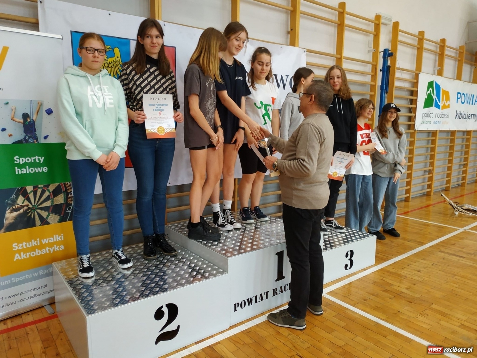 Zdjęcie w galerii na portalu naszraciborz.pl: Tenis stołowy szkół podstawowych w PCS wiadomości z regionu