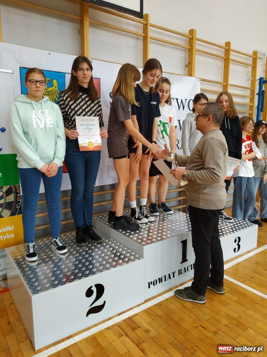 Zdjęcie w galerii na portalu naszraciborz.pl: Tenis stołowy szkół podstawowych w PCS wiadomości z regionu