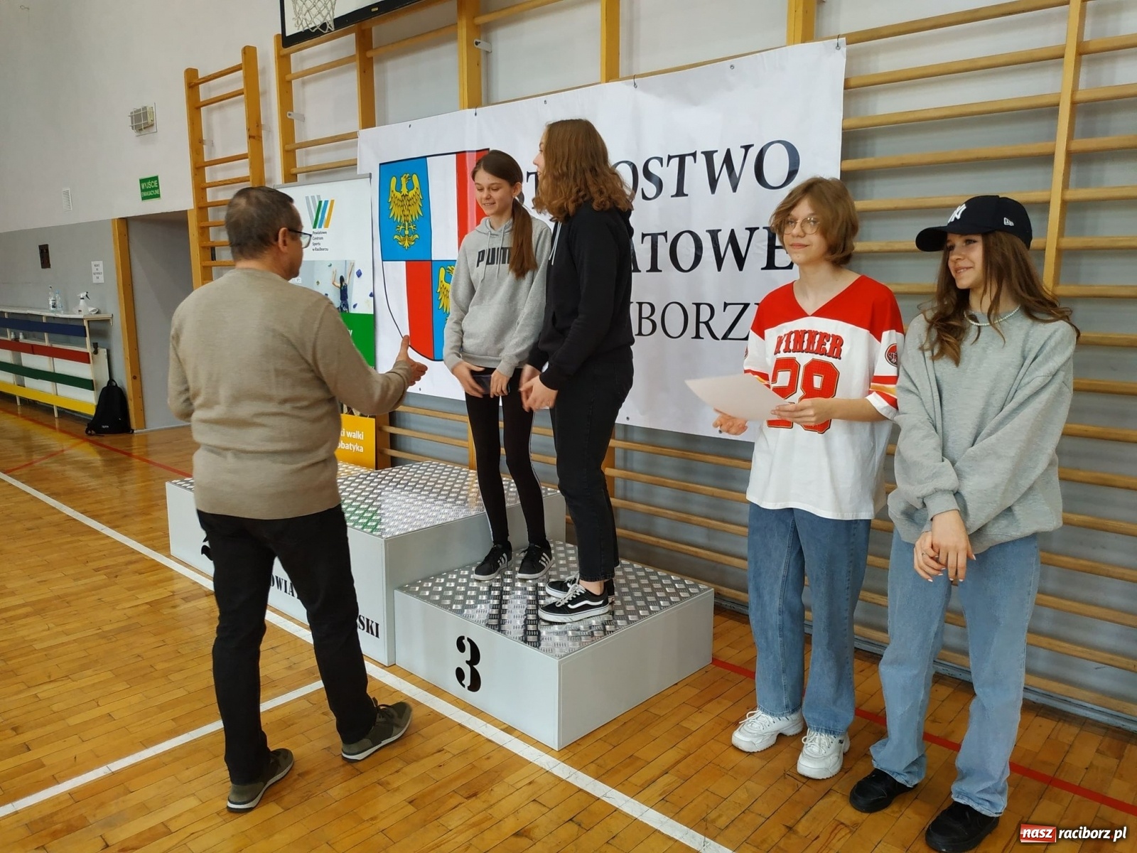 Zdjęcie w galerii na portalu naszraciborz.pl: Tenis stołowy szkół podstawowych w PCS wiadomości z regionu