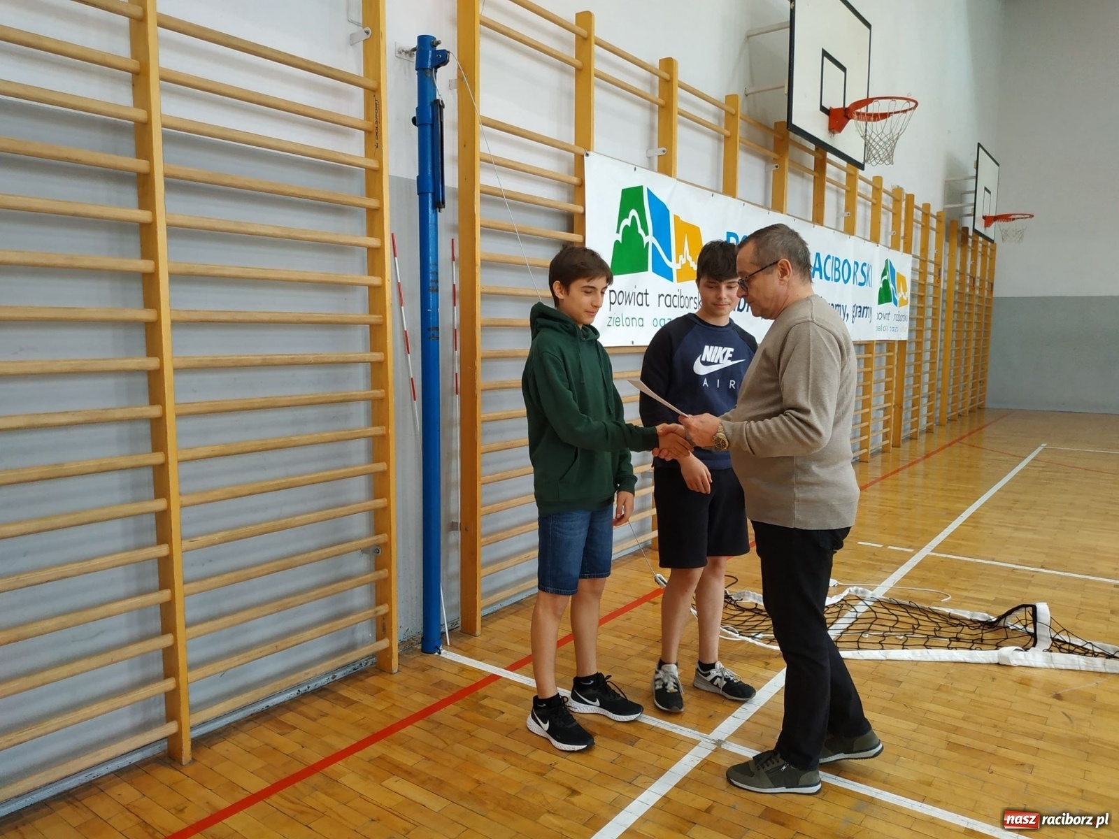 Zdjęcie w galerii na portalu naszraciborz.pl: Tenis stołowy szkół podstawowych w PCS wiadomości z regionu