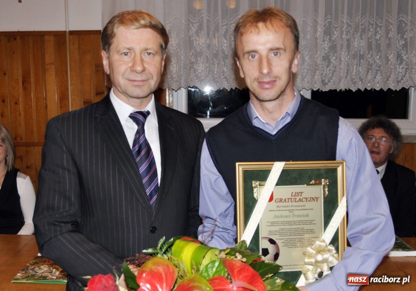 Zdjęcie w galerii na portalu naszraciborz.pl: Po benefisie w Bytomiu gratulacje w gminie wiadomości z regionu