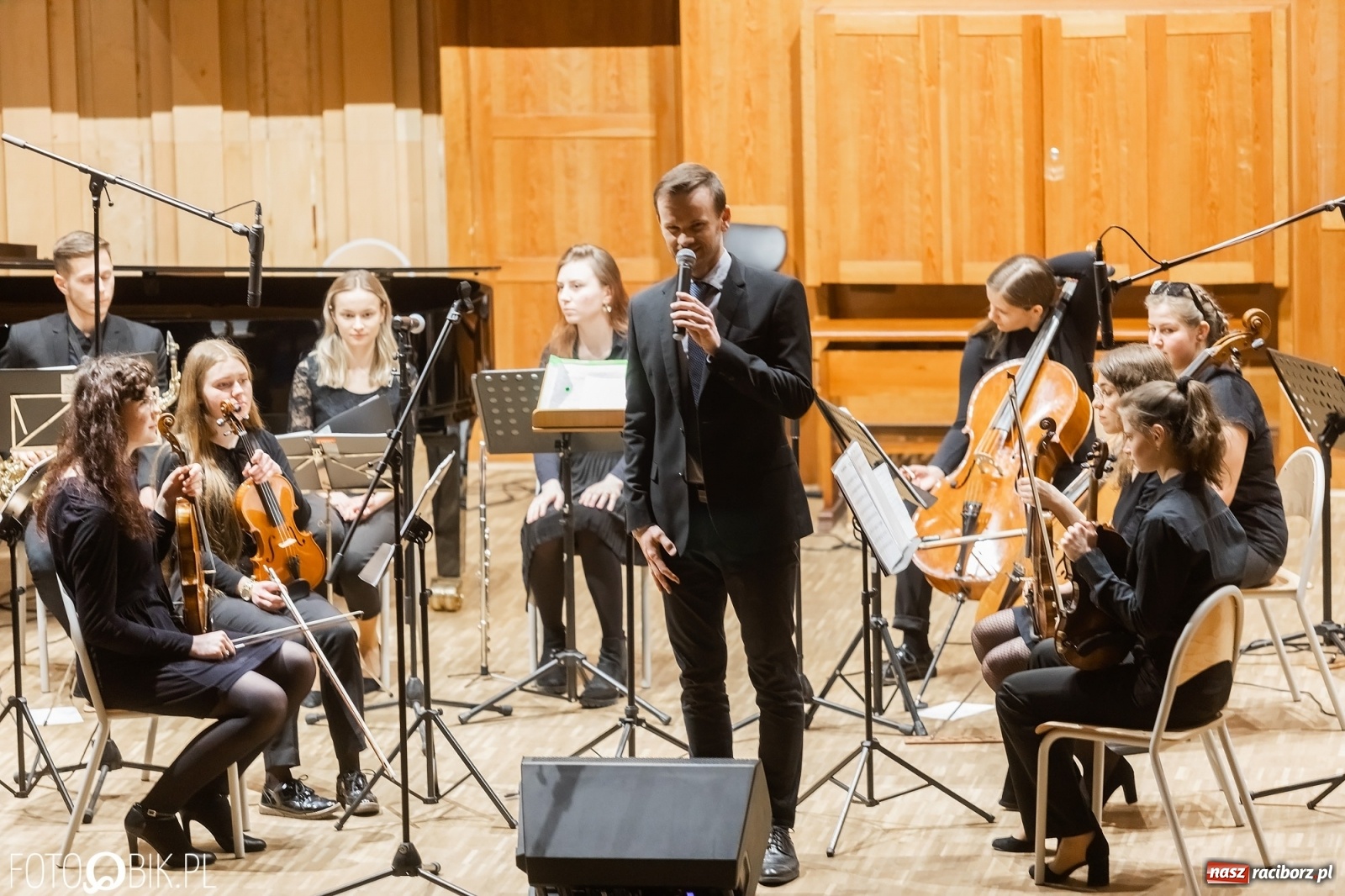 Zdjęcie w galerii na portalu naszraciborz.pl: Koncert orkiestr RCK w Państwowej Szkole Muzycznej wiadomości z regionu