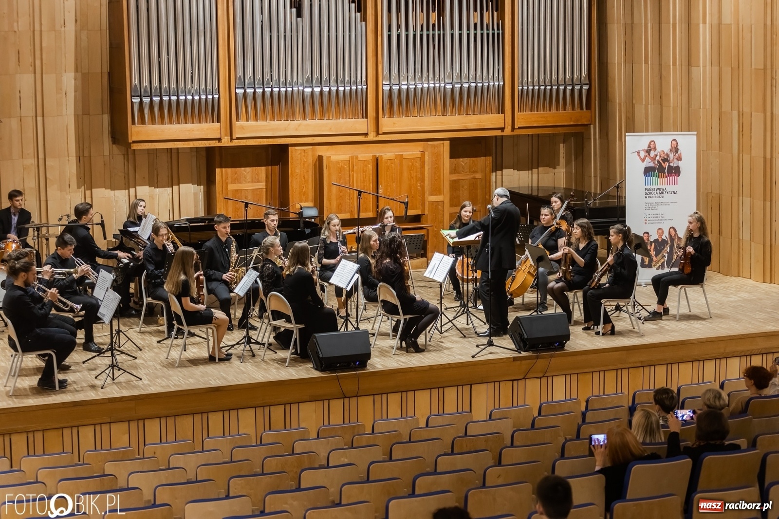 Zdjęcie w galerii na portalu naszraciborz.pl: Koncert orkiestr RCK w Państwowej Szkole Muzycznej wiadomości z regionu