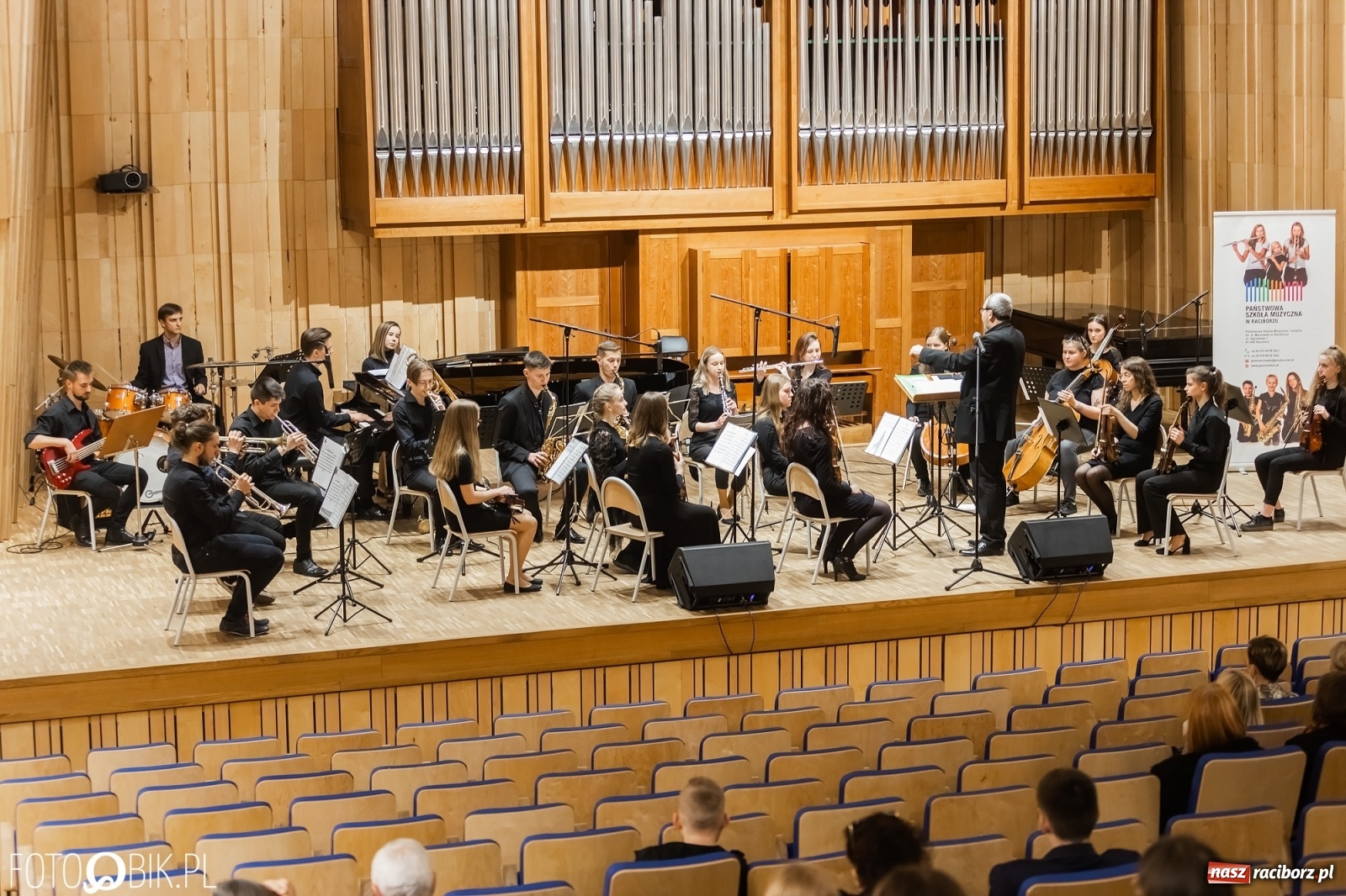 Zdjęcie w galerii na portalu naszraciborz.pl: Koncert orkiestr RCK w Państwowej Szkole Muzycznej wiadomości z regionu