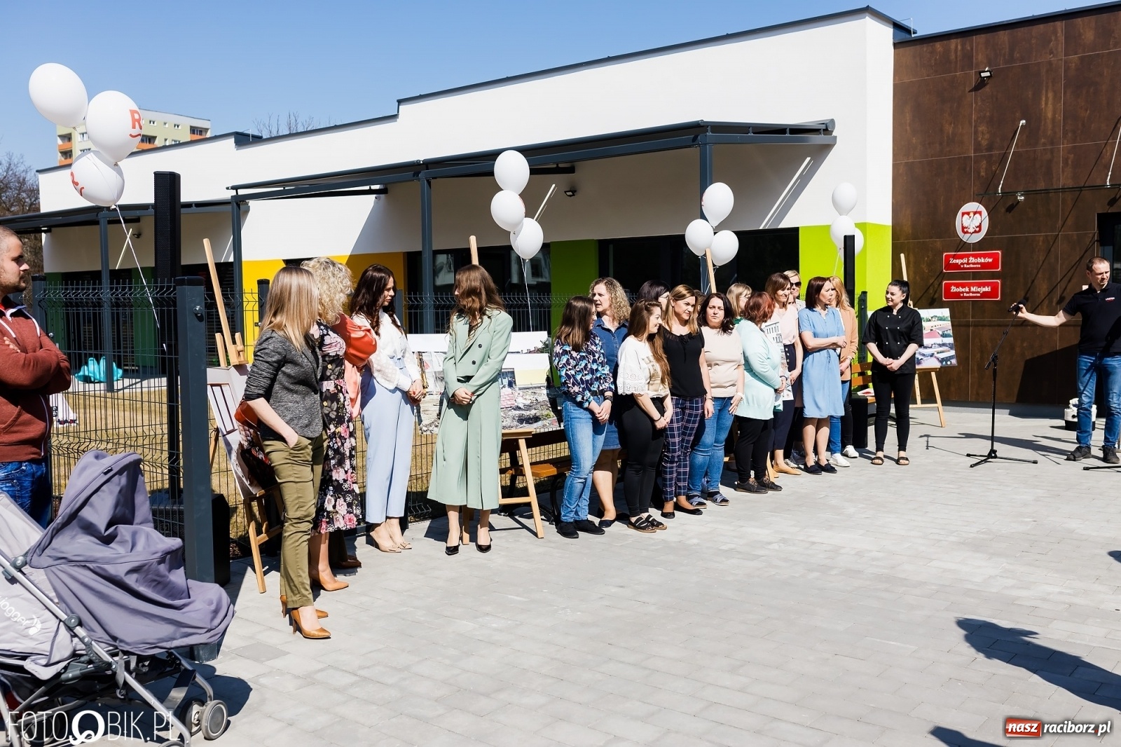 Zdjęcie w galerii na portalu naszraciborz.pl: Spełniona obietnica i superbohater w pelerynie, czyli prezydent i naczelnik otwierają żłobek wiadomości z regionu