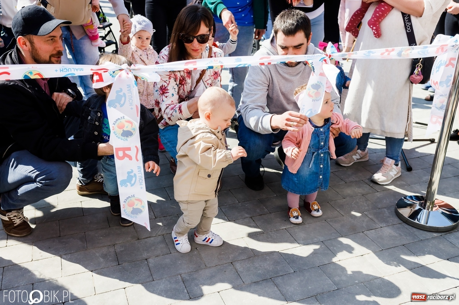Zdjęcie w galerii na portalu naszraciborz.pl: Spełniona obietnica i superbohater w pelerynie, czyli prezydent i naczelnik otwierają żłobek wiadomości z regionu
