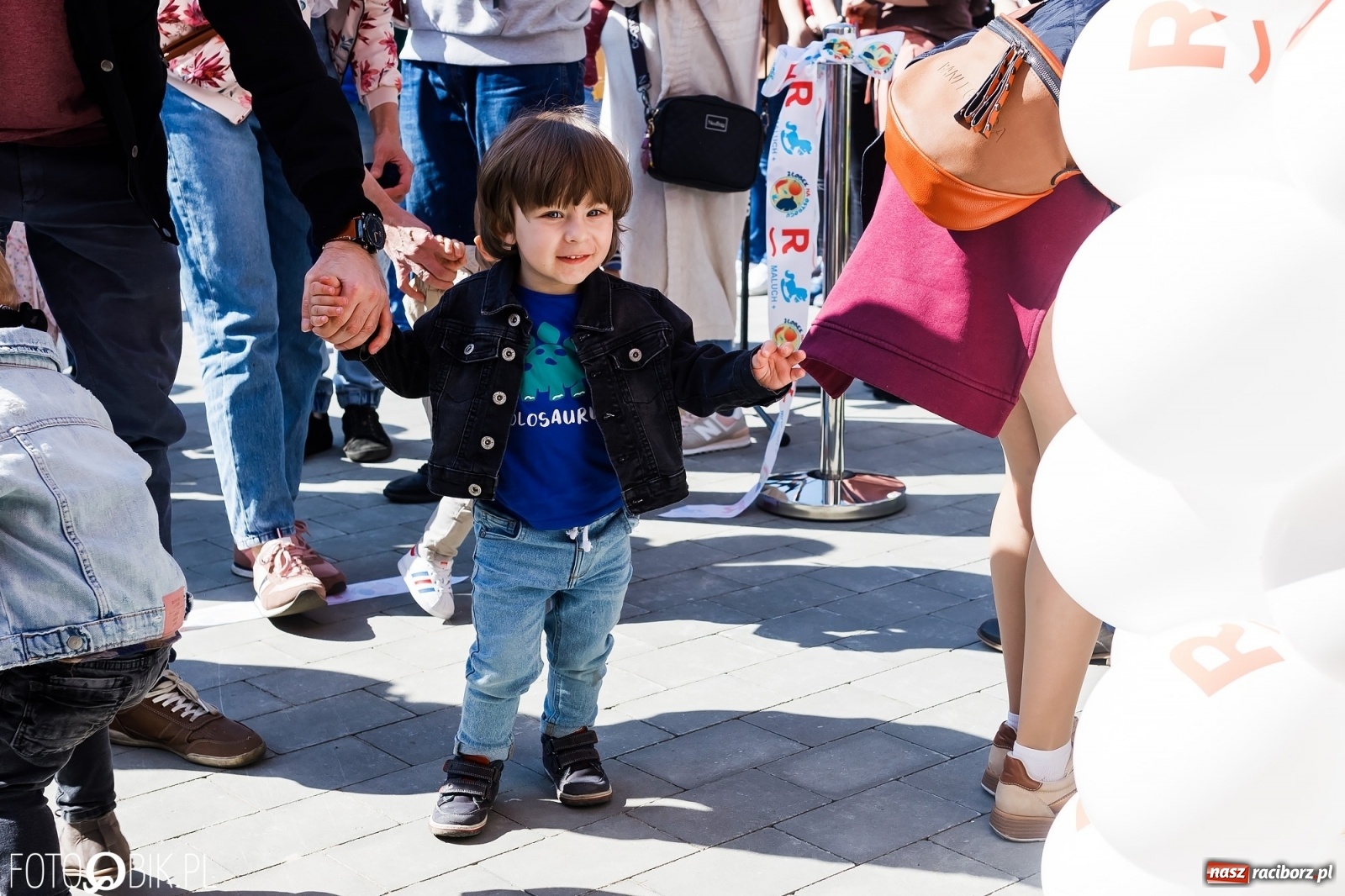 Zdjęcie w galerii na portalu naszraciborz.pl: Spełniona obietnica i superbohater w pelerynie, czyli prezydent i naczelnik otwierają żłobek wiadomości z regionu