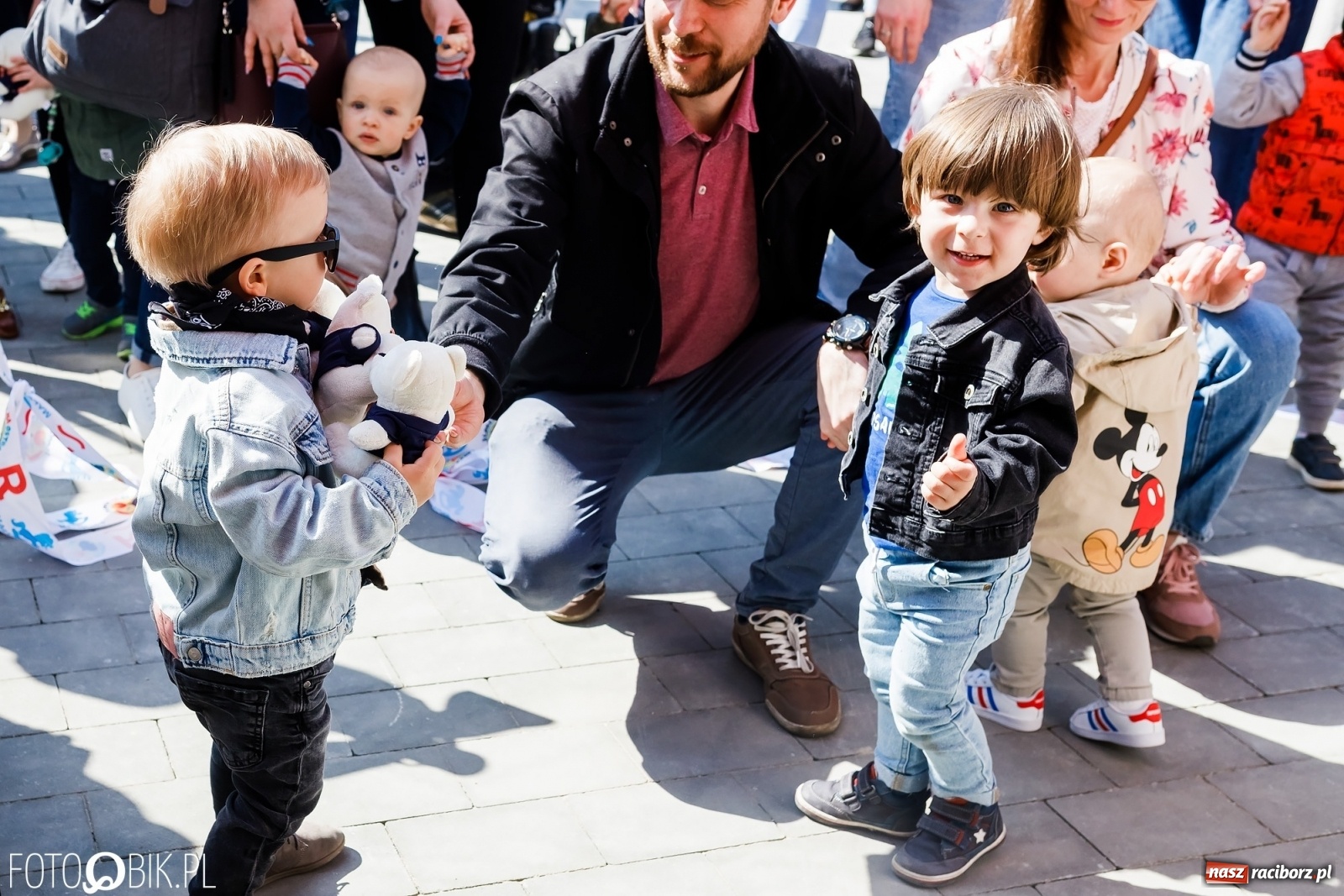 Zdjęcie w galerii na portalu naszraciborz.pl: Spełniona obietnica i superbohater w pelerynie, czyli prezydent i naczelnik otwierają żłobek wiadomości z regionu