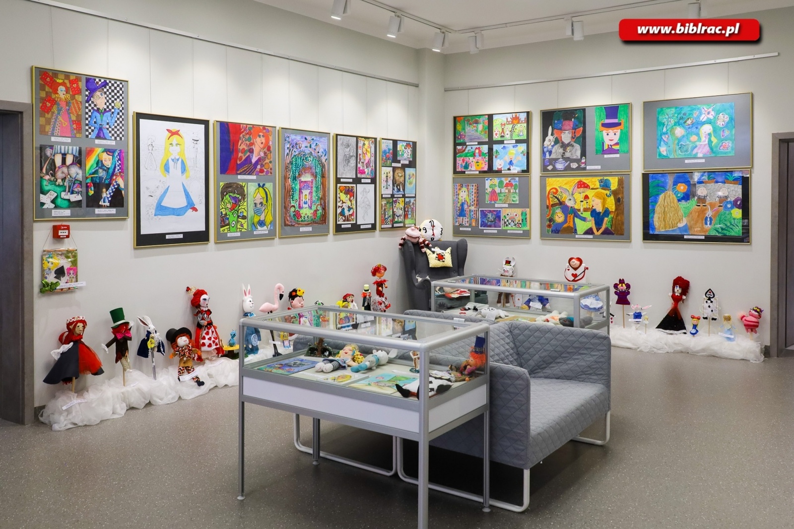 Zdjęcie w galerii na portalu naszraciborz.pl: 906 uczestników wzięło udział w Ogólnopolskim Konkursie Plastycznym Alicja w Krainie Czarów wiadomości z regionu