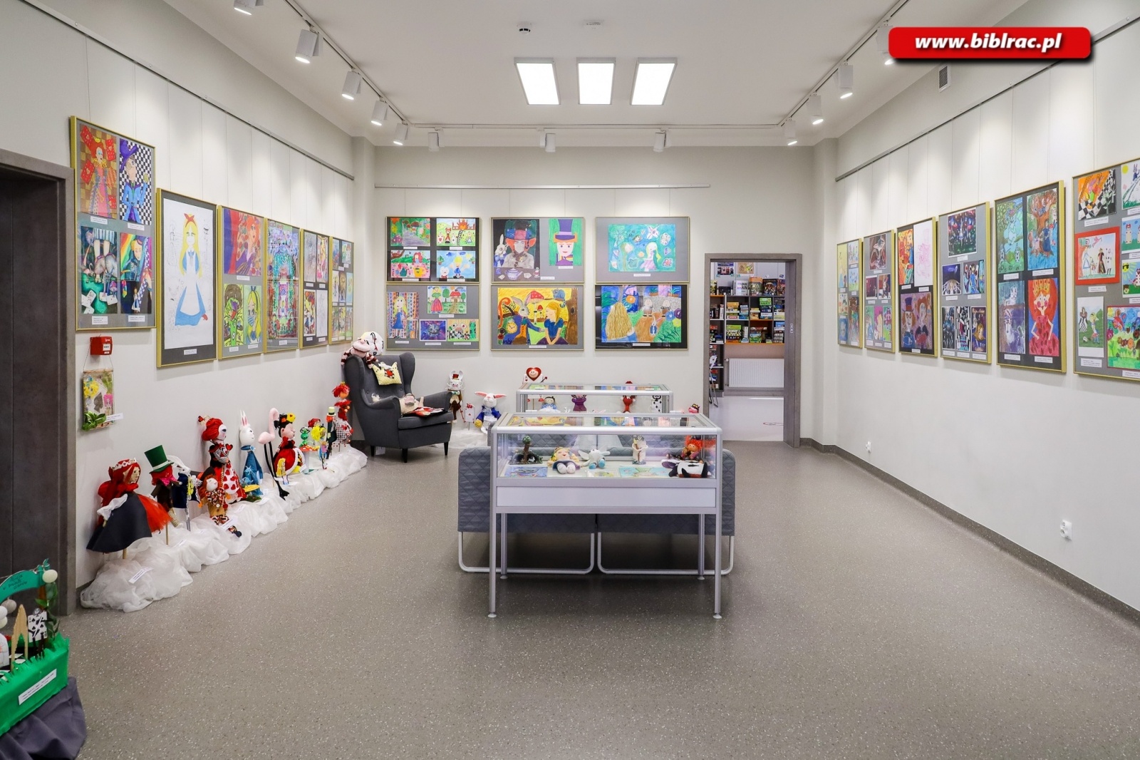 Zdjęcie w galerii na portalu naszraciborz.pl: 906 uczestników wzięło udział w Ogólnopolskim Konkursie Plastycznym Alicja w Krainie Czarów wiadomości z regionu