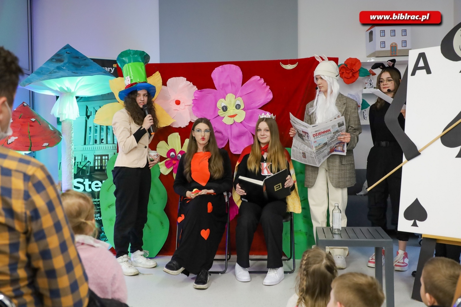 Zdjęcie w galerii na portalu naszraciborz.pl: 906 uczestników wzięło udział w Ogólnopolskim Konkursie Plastycznym Alicja w Krainie Czarów wiadomości z regionu