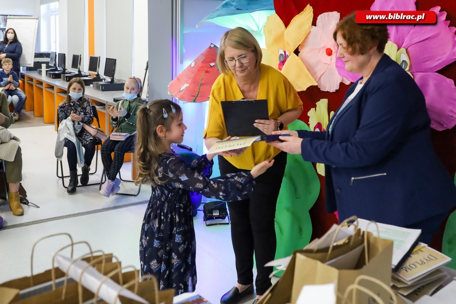 Zdjęcie w galerii na portalu naszraciborz.pl: 906 uczestników wzięło udział w Ogólnopolskim Konkursie Plastycznym Alicja w Krainie Czarów wiadomości z regionu