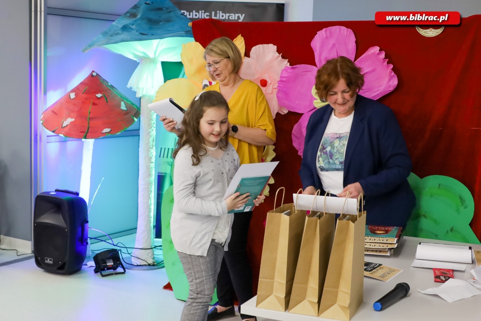 Zdjęcie w galerii na portalu naszraciborz.pl: 906 uczestników wzięło udział w Ogólnopolskim Konkursie Plastycznym Alicja w Krainie Czarów wiadomości z regionu