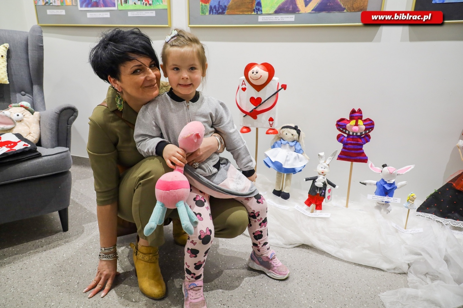 Zdjęcie w galerii na portalu naszraciborz.pl: 906 uczestników wzięło udział w Ogólnopolskim Konkursie Plastycznym Alicja w Krainie Czarów wiadomości z regionu