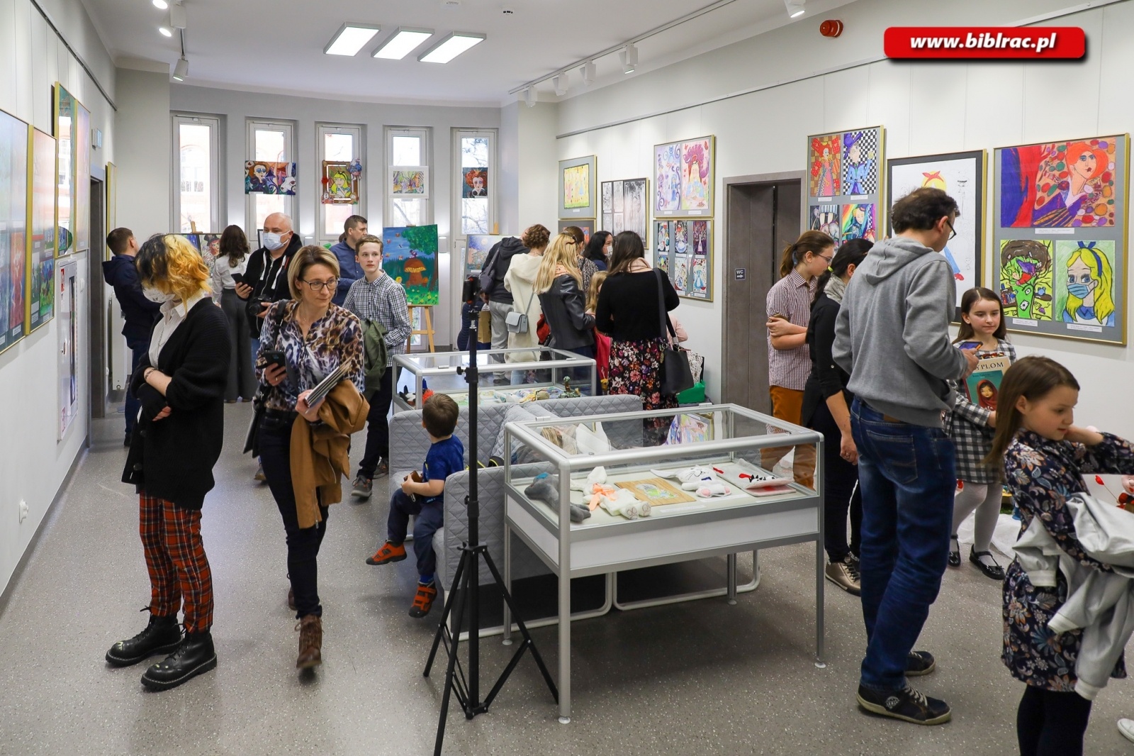 Zdjęcie w galerii na portalu naszraciborz.pl: 906 uczestników wzięło udział w Ogólnopolskim Konkursie Plastycznym Alicja w Krainie Czarów wiadomości z regionu