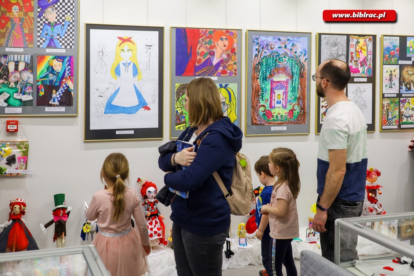 Zdjęcie w galerii na portalu naszraciborz.pl: 906 uczestników wzięło udział w Ogólnopolskim Konkursie Plastycznym Alicja w Krainie Czarów wiadomości z regionu