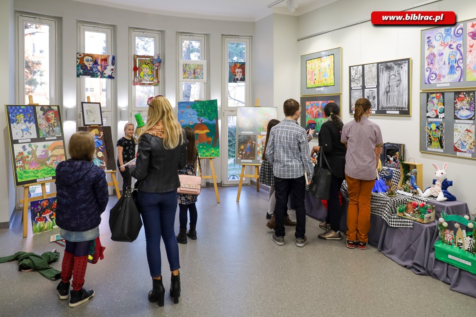 Zdjęcie w galerii na portalu naszraciborz.pl: 906 uczestników wzięło udział w Ogólnopolskim Konkursie Plastycznym Alicja w Krainie Czarów wiadomości z regionu