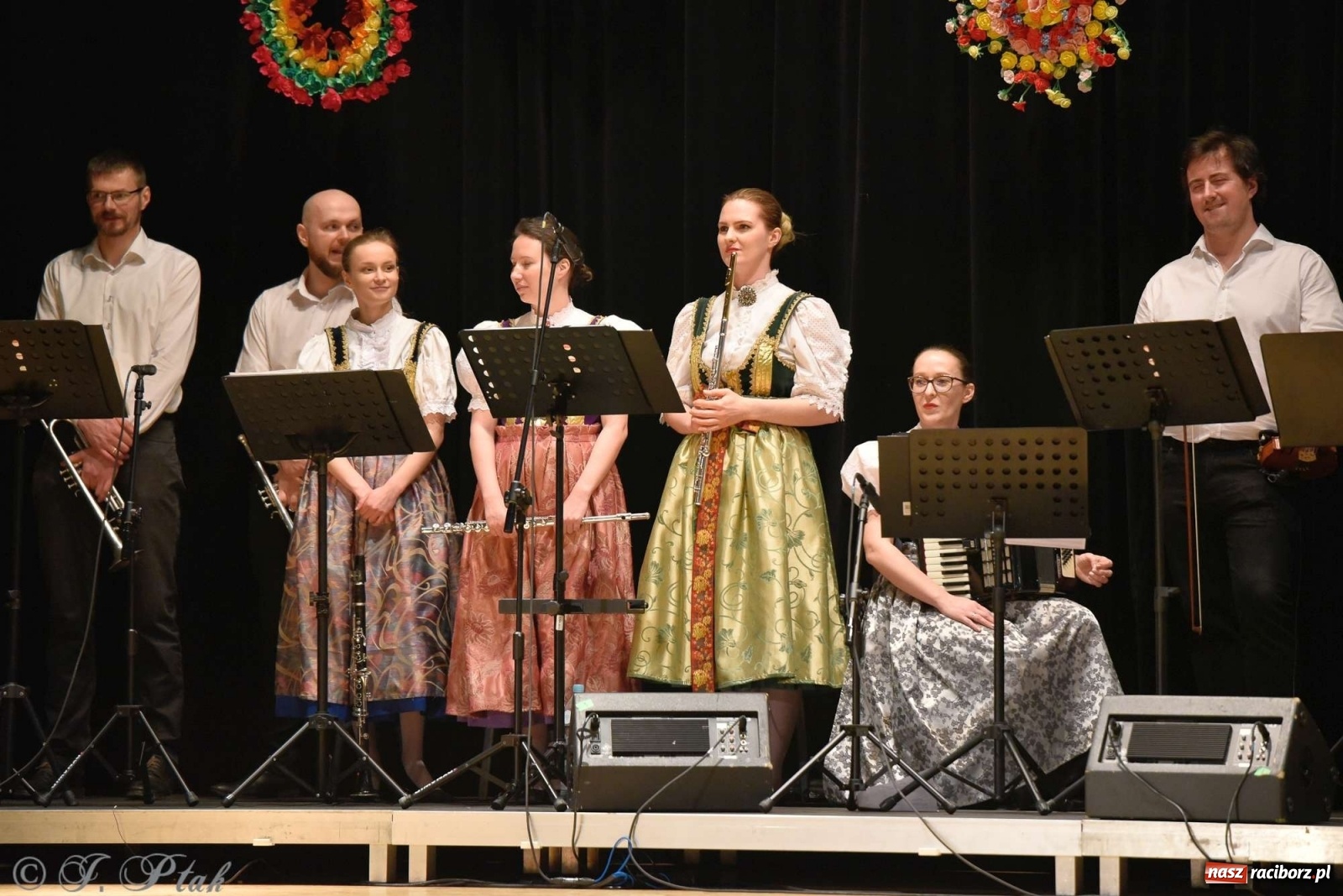 Zdjęcie w galerii na portalu naszraciborz.pl: Zespoły Źródła w koncercie charytatywnym na rzecz Kamilka wiadomości z regionu