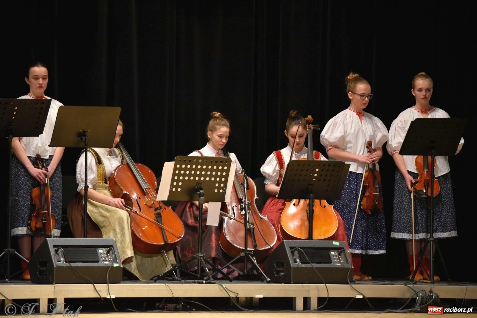 Zdjęcie w galerii na portalu naszraciborz.pl: Zespoły Źródła w koncercie charytatywnym na rzecz Kamilka wiadomości z regionu