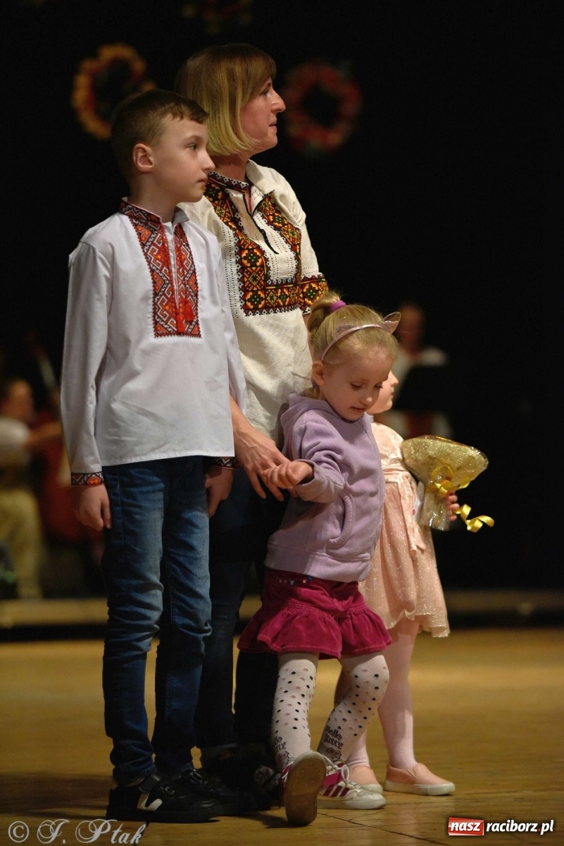 Zdjęcie w galerii na portalu naszraciborz.pl: Zespoły Źródła w koncercie charytatywnym na rzecz Kamilka wiadomości z regionu