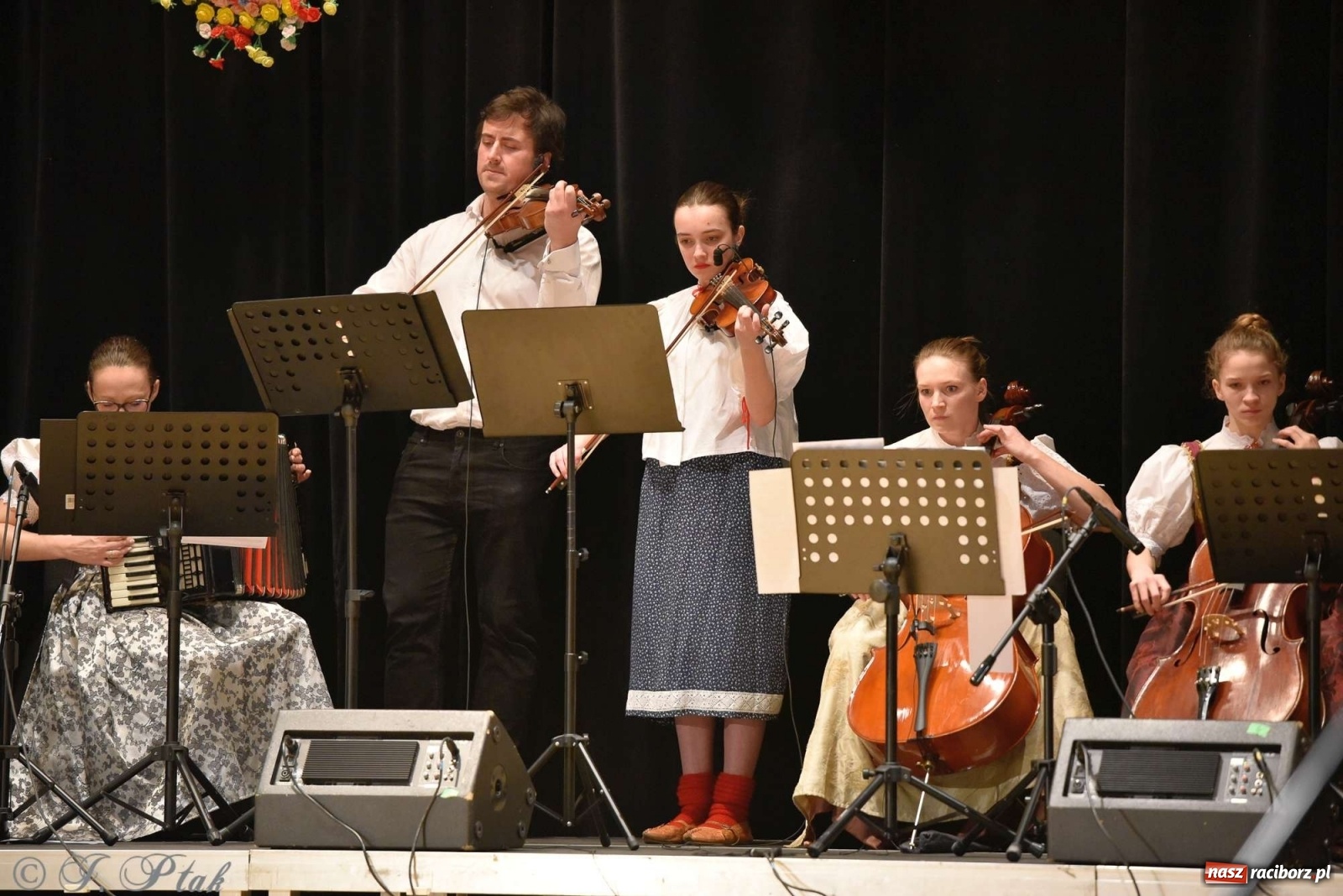 Zdjęcie w galerii na portalu naszraciborz.pl: Zespoły Źródła w koncercie charytatywnym na rzecz Kamilka wiadomości z regionu