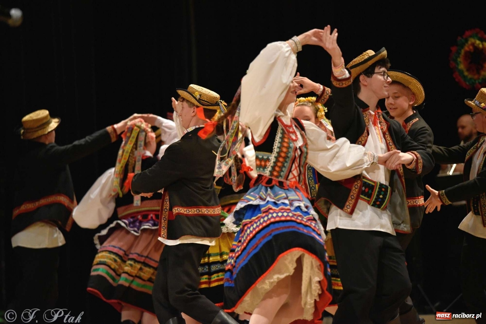 Zdjęcie w galerii na portalu naszraciborz.pl: Zespoły Źródła w koncercie charytatywnym na rzecz Kamilka wiadomości z regionu
