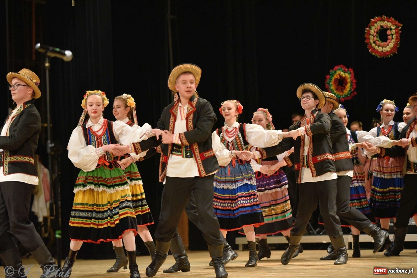 Zdjęcie w galerii na portalu naszraciborz.pl: Zespoły Źródła w koncercie charytatywnym na rzecz Kamilka wiadomości z regionu