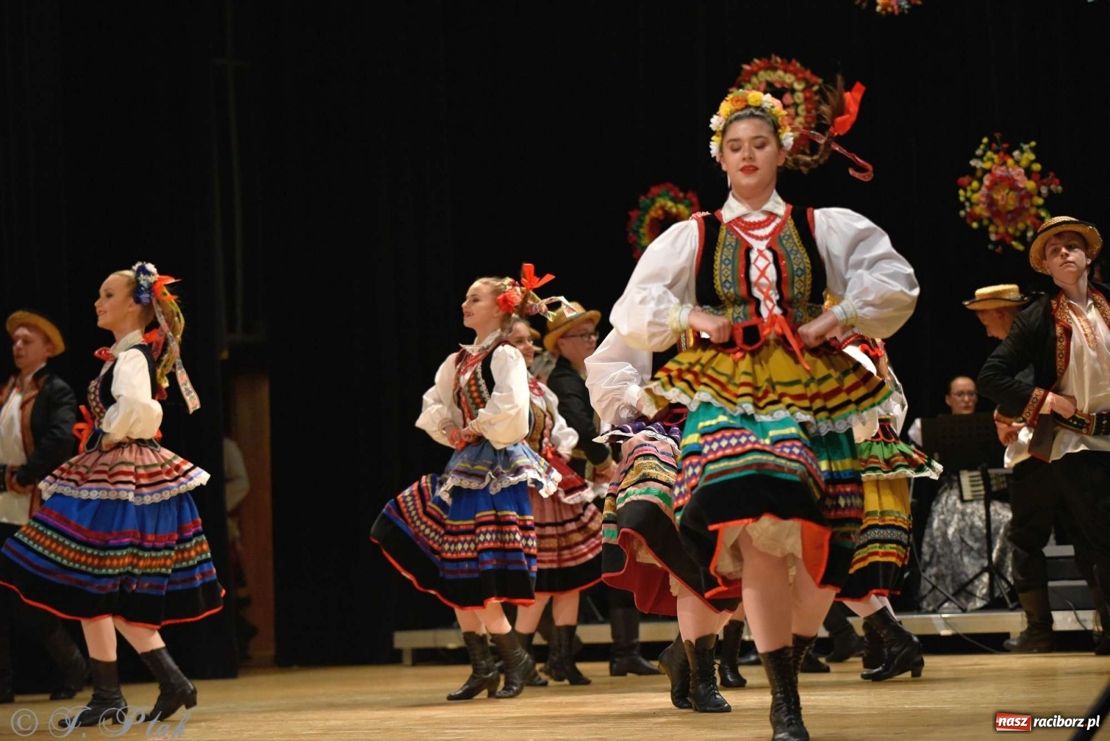 Zdjęcie w galerii na portalu naszraciborz.pl: Zespoły Źródła w koncercie charytatywnym na rzecz Kamilka wiadomości z regionu