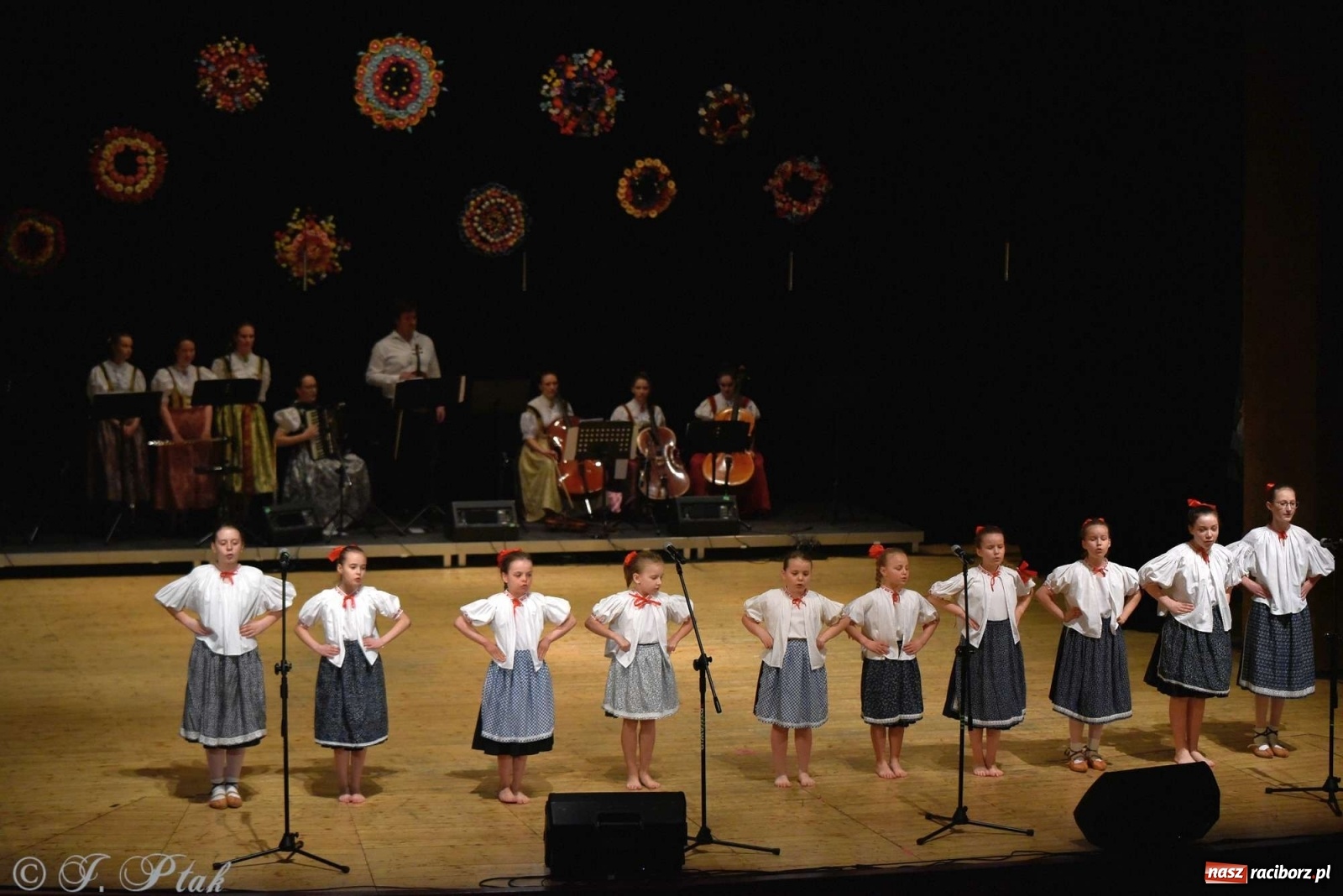 Zdjęcie w galerii na portalu naszraciborz.pl: Zespoły Źródła w koncercie charytatywnym na rzecz Kamilka wiadomości z regionu