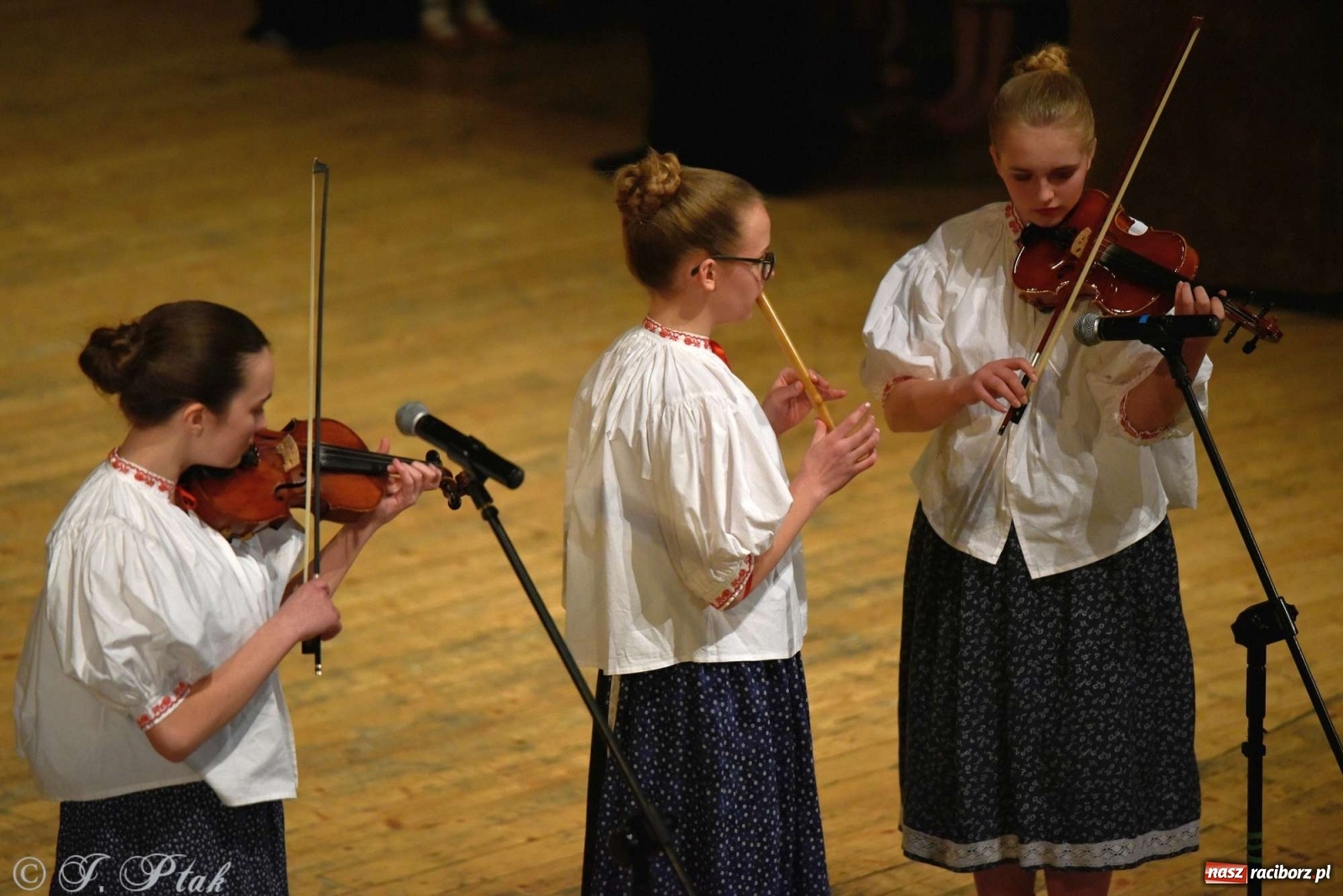 Zdjęcie w galerii na portalu naszraciborz.pl: Zespoły Źródła w koncercie charytatywnym na rzecz Kamilka wiadomości z regionu