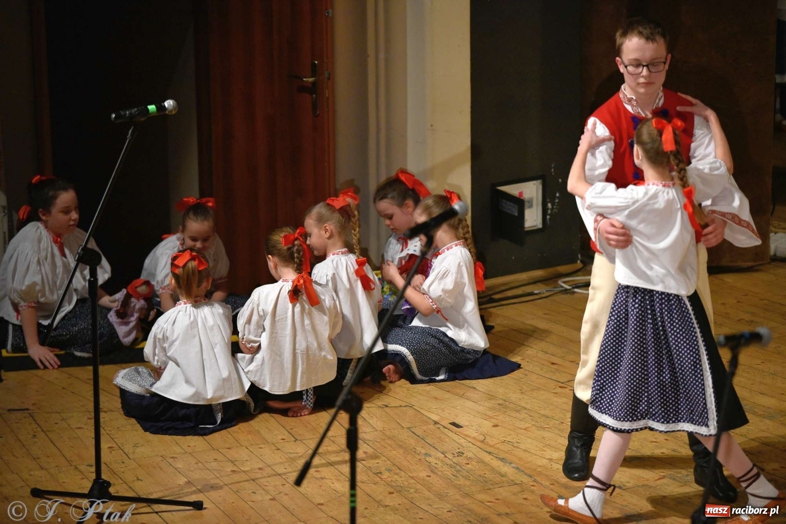 Zdjęcie w galerii na portalu naszraciborz.pl: Zespoły Źródła w koncercie charytatywnym na rzecz Kamilka wiadomości z regionu