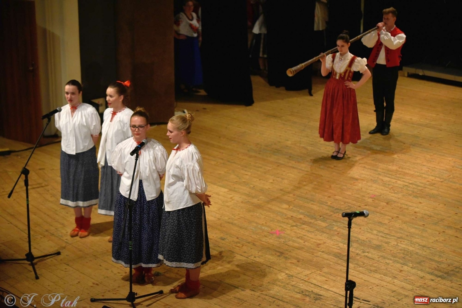 Zdjęcie w galerii na portalu naszraciborz.pl: Zespoły Źródła w koncercie charytatywnym na rzecz Kamilka wiadomości z regionu