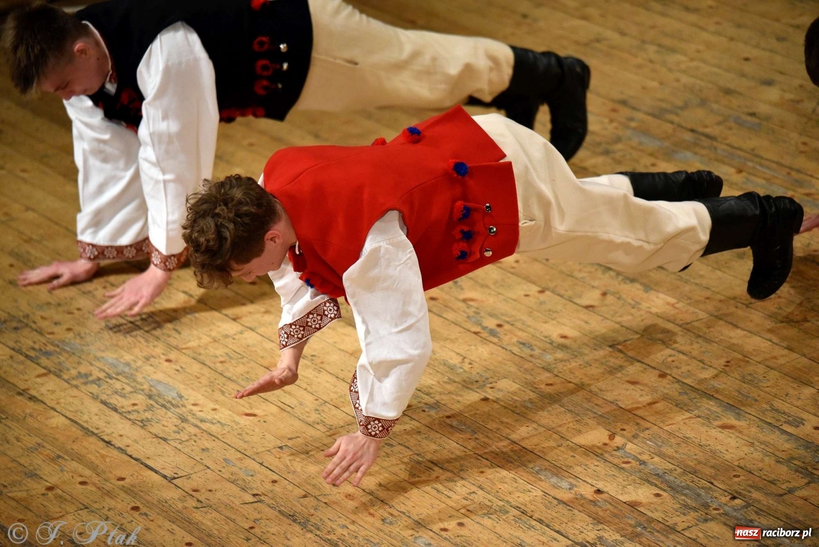 Zdjęcie w galerii na portalu naszraciborz.pl: Zespoły Źródła w koncercie charytatywnym na rzecz Kamilka wiadomości z regionu