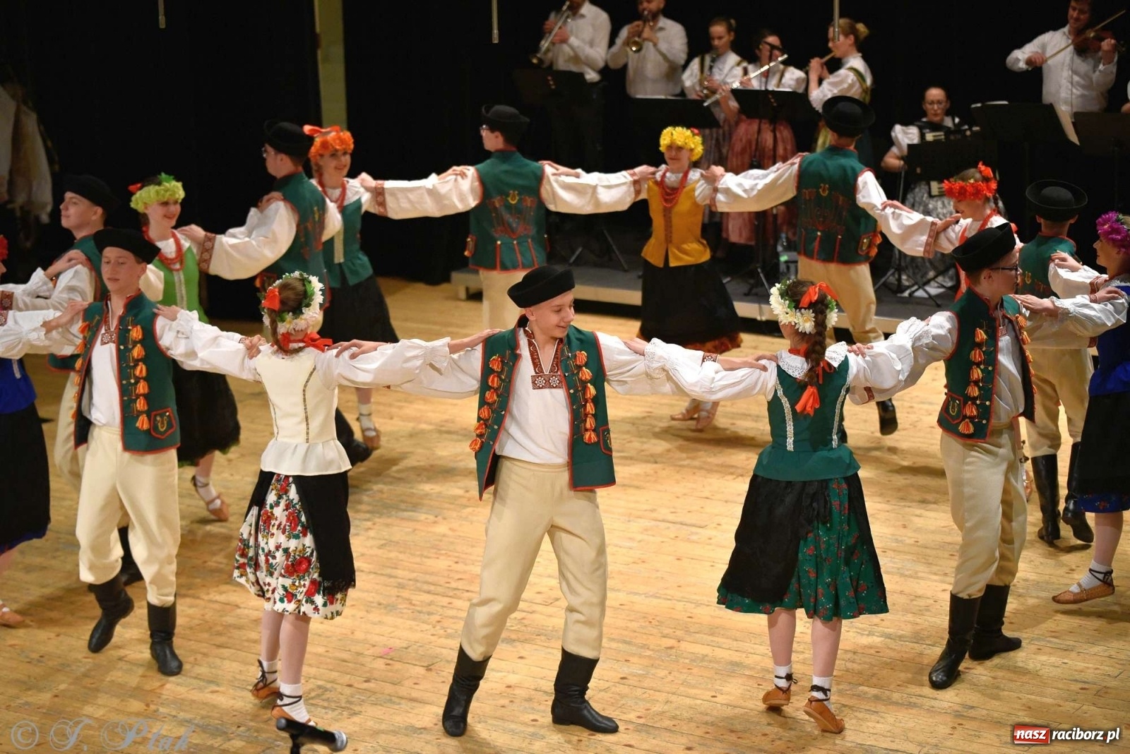 Zdjęcie w galerii na portalu naszraciborz.pl: Zespoły Źródła w koncercie charytatywnym na rzecz Kamilka wiadomości z regionu