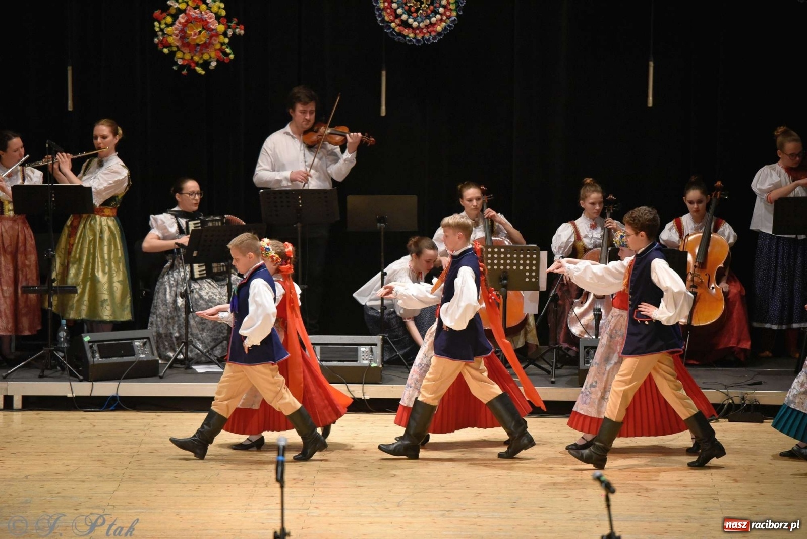Zdjęcie w galerii na portalu naszraciborz.pl: Zespoły Źródła w koncercie charytatywnym na rzecz Kamilka wiadomości z regionu