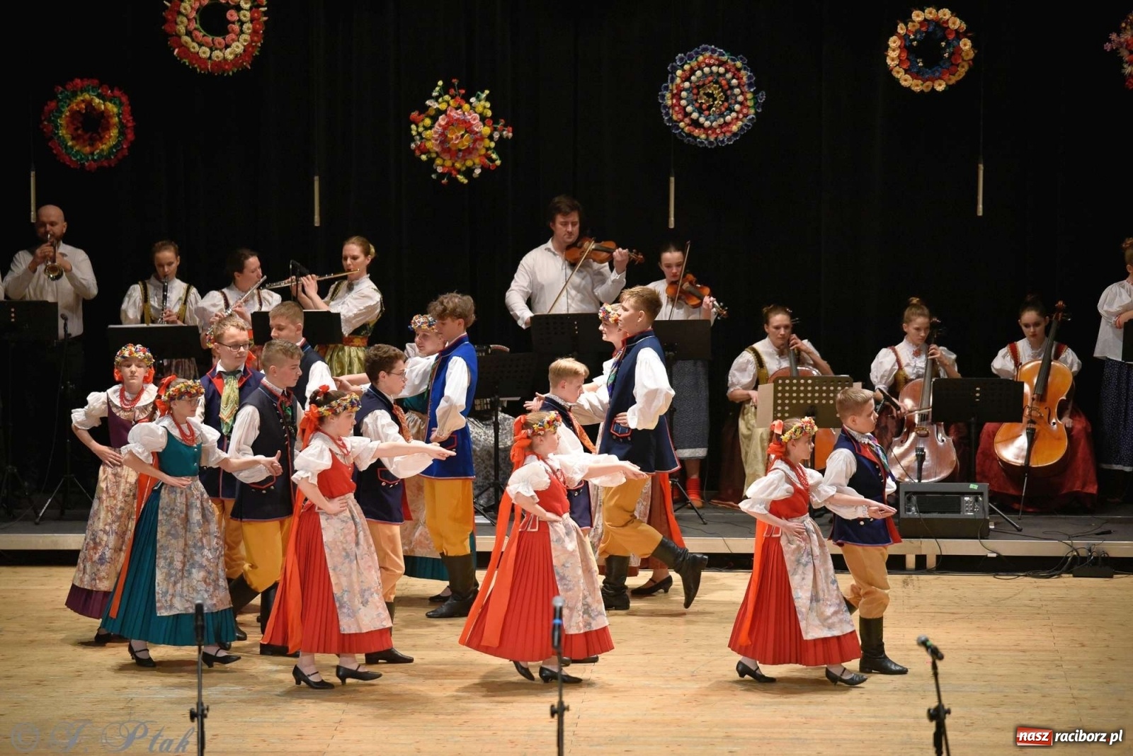 Zdjęcie w galerii na portalu naszraciborz.pl: Zespoły Źródła w koncercie charytatywnym na rzecz Kamilka wiadomości z regionu