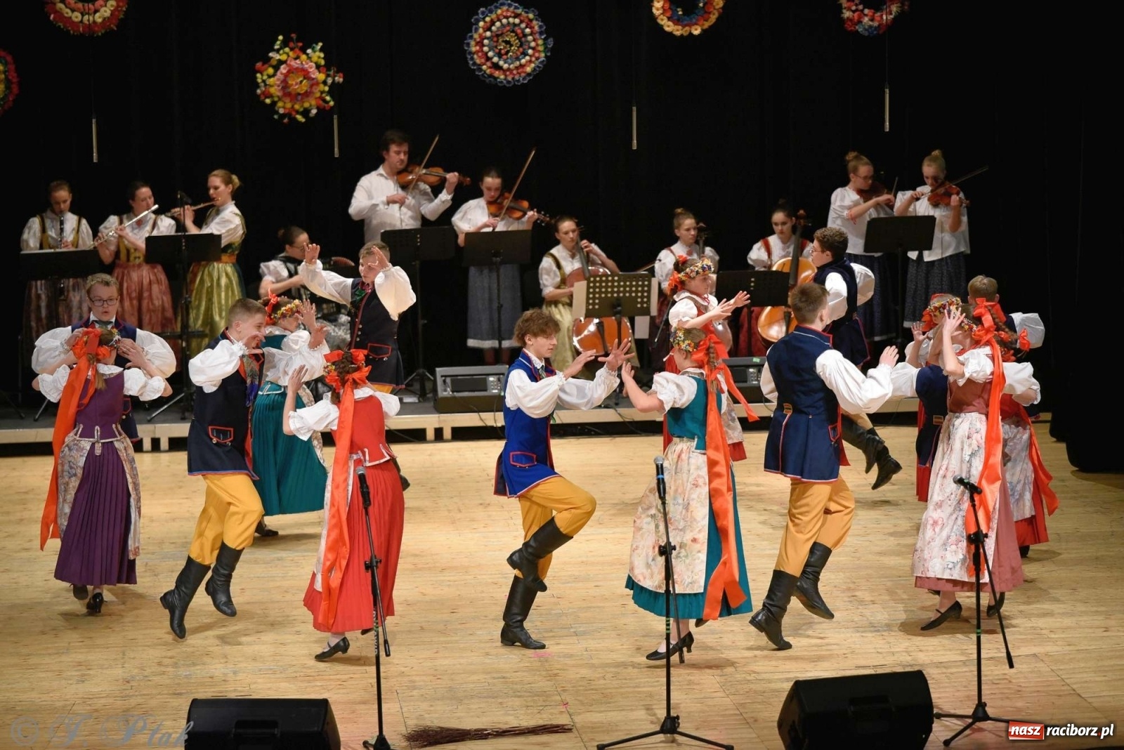 Zdjęcie w galerii na portalu naszraciborz.pl: Zespoły Źródła w koncercie charytatywnym na rzecz Kamilka wiadomości z regionu