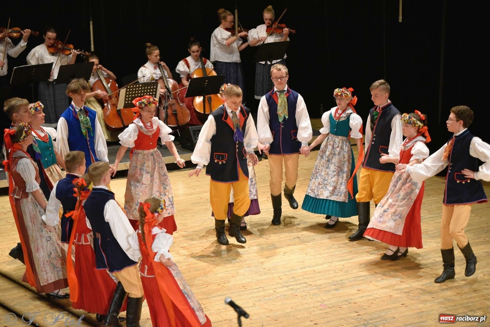 Zdjęcie w galerii na portalu naszraciborz.pl: Zespoły Źródła w koncercie charytatywnym na rzecz Kamilka wiadomości z regionu