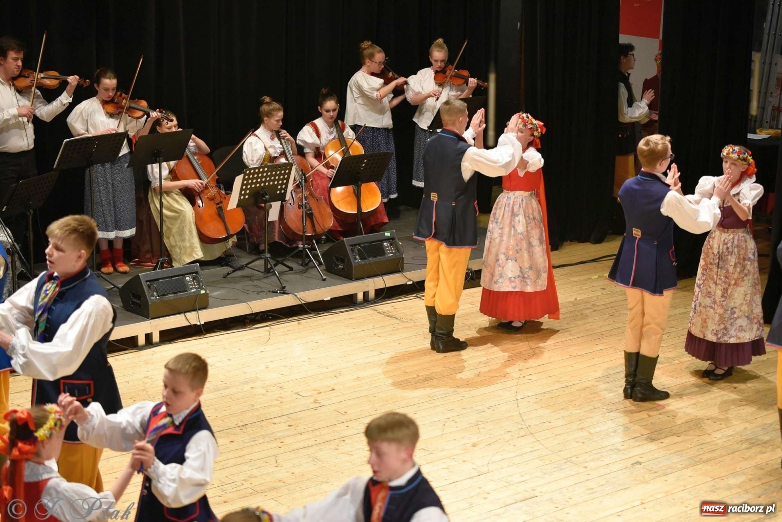 Zdjęcie w galerii na portalu naszraciborz.pl: Zespoły Źródła w koncercie charytatywnym na rzecz Kamilka wiadomości z regionu