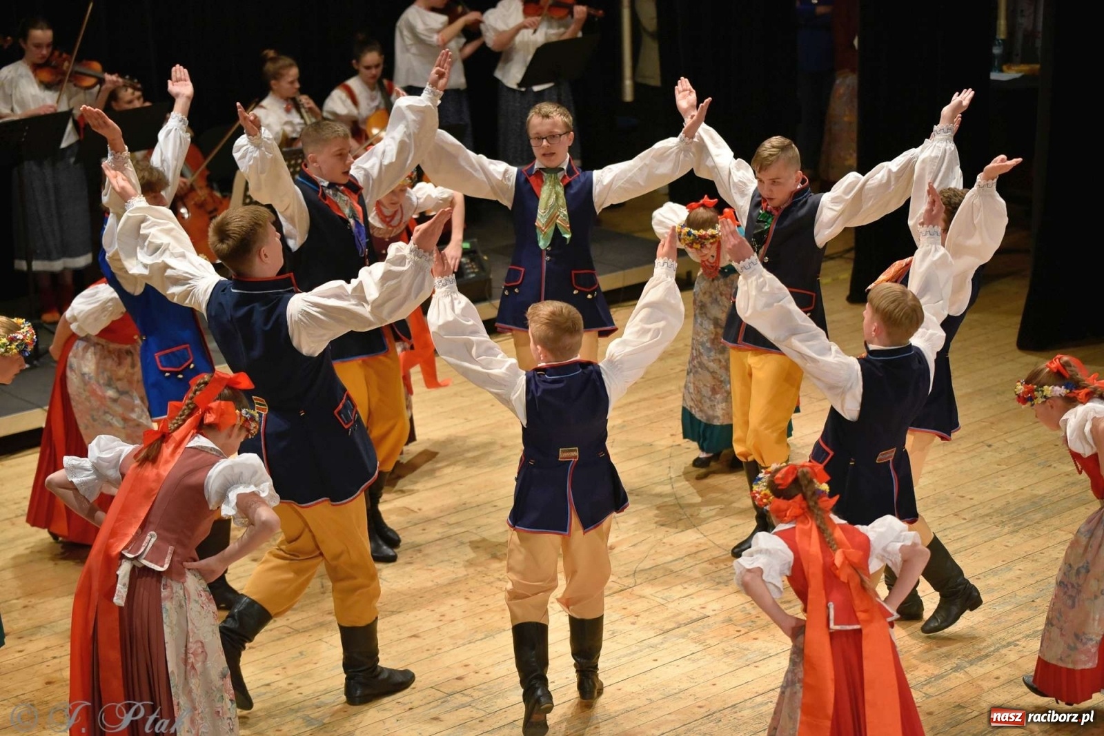 Zdjęcie w galerii na portalu naszraciborz.pl: Zespoły Źródła w koncercie charytatywnym na rzecz Kamilka wiadomości z regionu