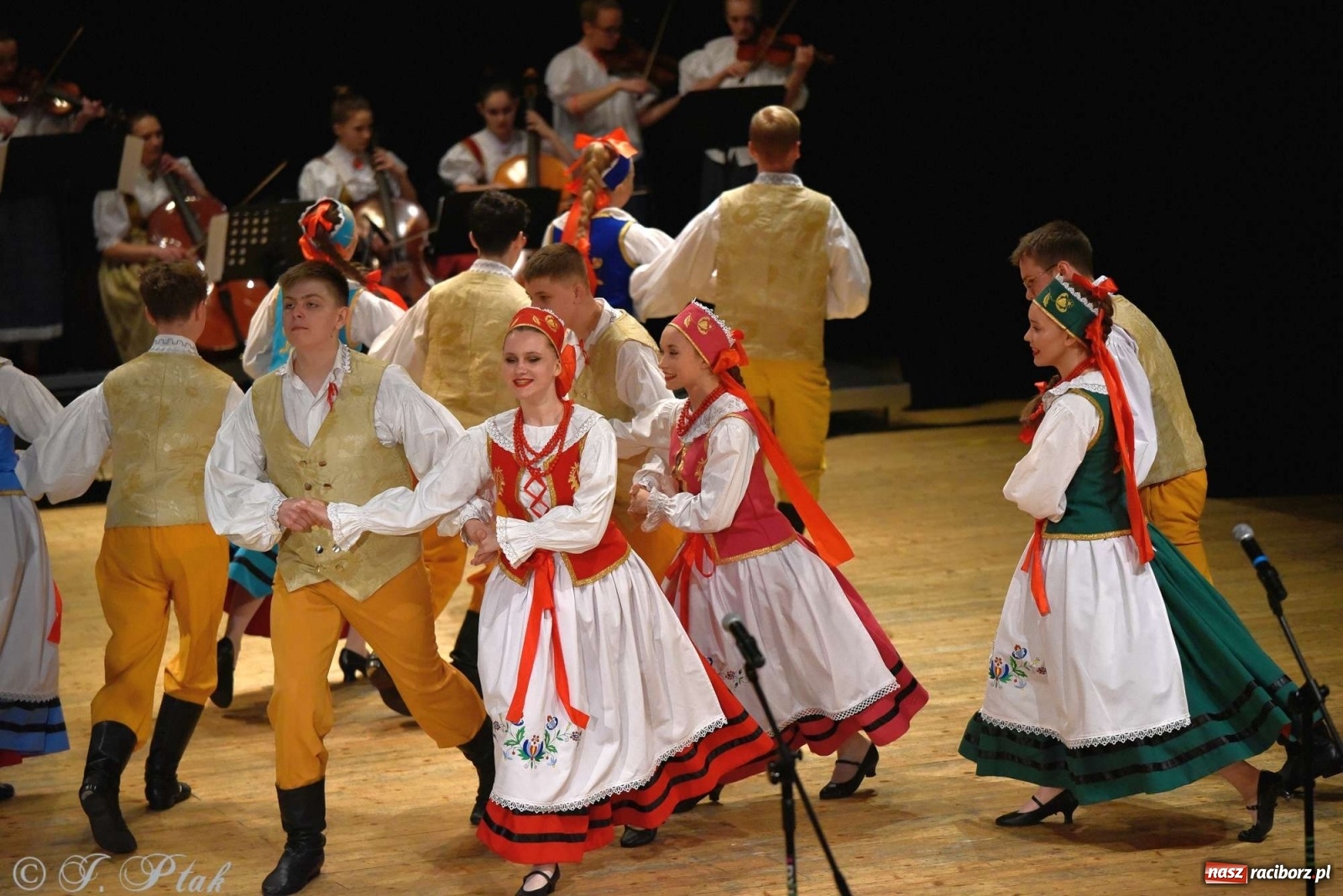 Zdjęcie w galerii na portalu naszraciborz.pl: Zespoły Źródła w koncercie charytatywnym na rzecz Kamilka wiadomości z regionu