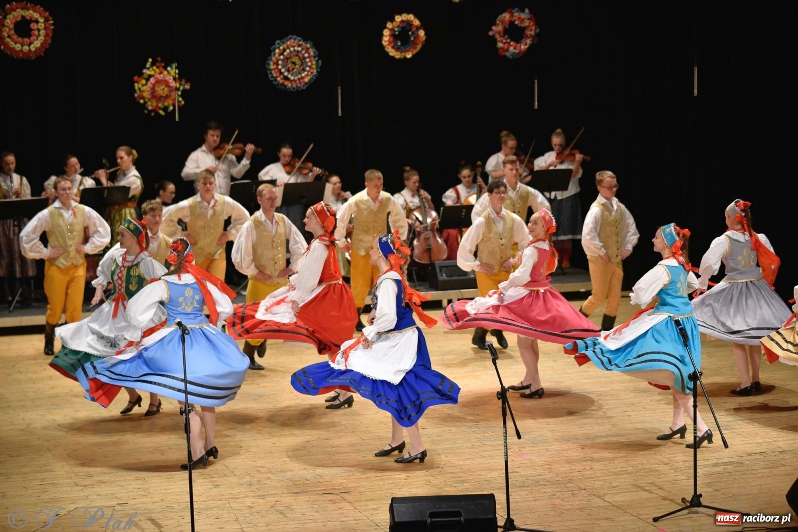 Zdjęcie w galerii na portalu naszraciborz.pl: Zespoły Źródła w koncercie charytatywnym na rzecz Kamilka wiadomości z regionu