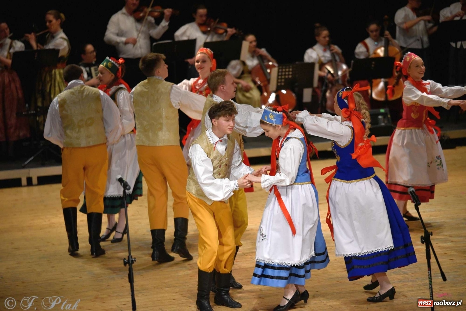 Zdjęcie w galerii na portalu naszraciborz.pl: Zespoły Źródła w koncercie charytatywnym na rzecz Kamilka wiadomości z regionu